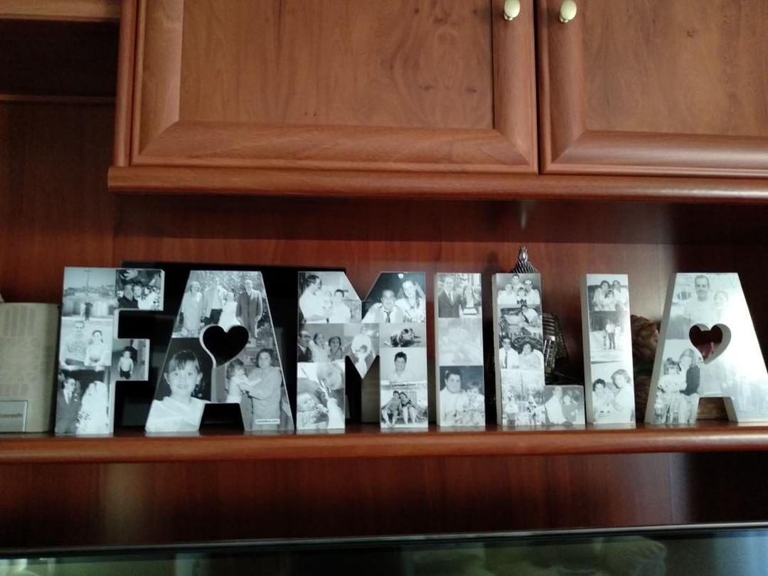 Letrero FAMILIA con fotos de la familia - Picletters