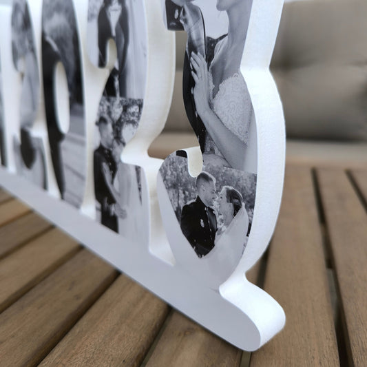 Detalle de la fecha en 3D con fotos, expuesta de pie - Picletters