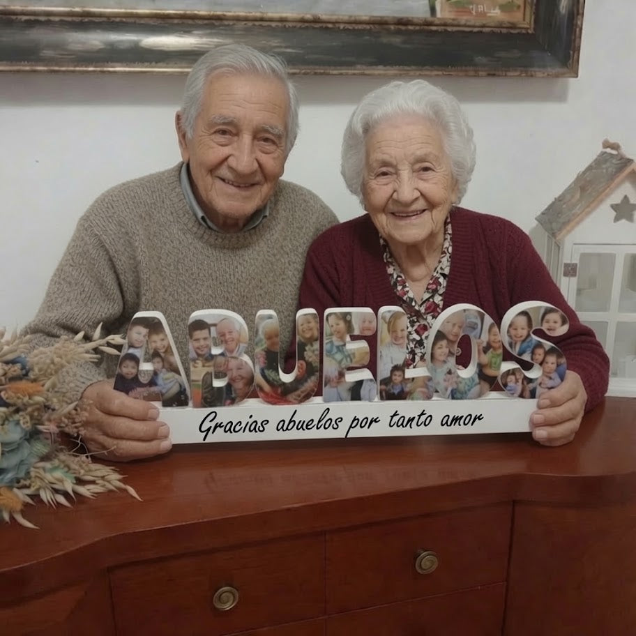Letrero ABUELOS con fotos expuesto de pie - Picletters