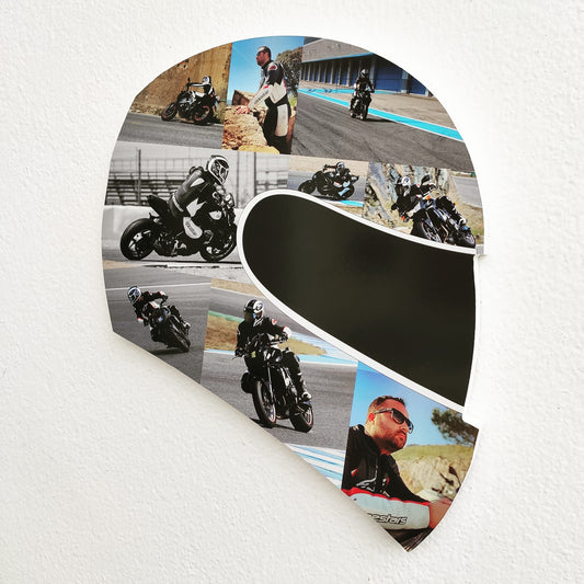 Detalle del casco de moto de carretera decorado con fotos - Picletters